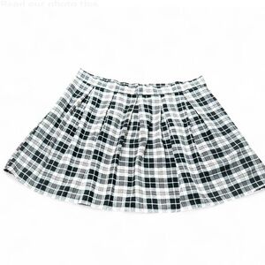 SHEIN Black and White Pleated Skater Mini Skirt Casual